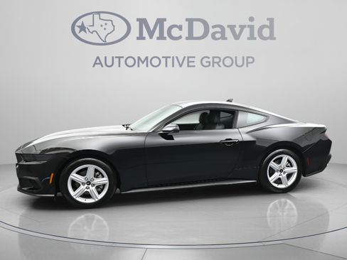 Used 2026 Ford Mustang Coupe RWD image 5