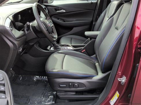 Used 2025 Buick Encore GX Sport Touring w/ Comfort Package image 14