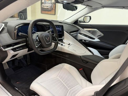 Used 2021 Chevrolet Corvette Stingray Premium Conv w/ Z51 Performance Package image 8