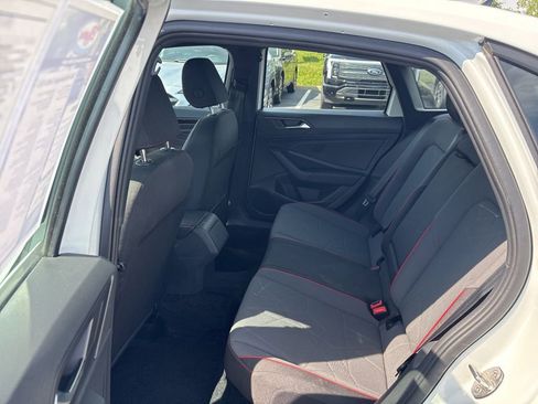 Used 2024 Volkswagen Jetta GLI 40th Anniversary Edition FWD image 10