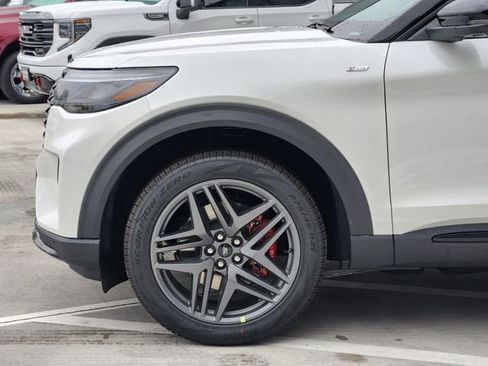 New 2025 Ford Explorer ST-Line w/ Premium Package AWD/4WD image 5