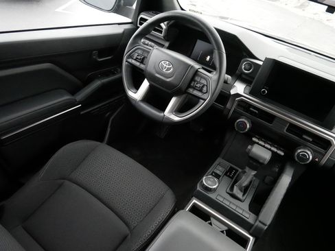 Certified 2025 Toyota 4Runner SR5 image 9