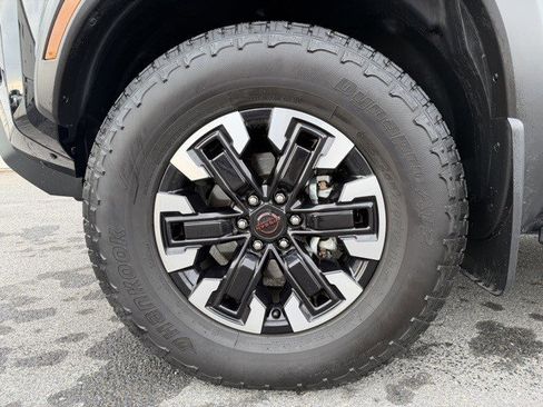 Used 2024 Nissan Frontier PRO-4X w/ Technology Package image 23