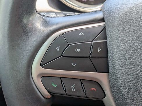 Used 2020 Jeep Grand Cherokee Altitude RWD image 33