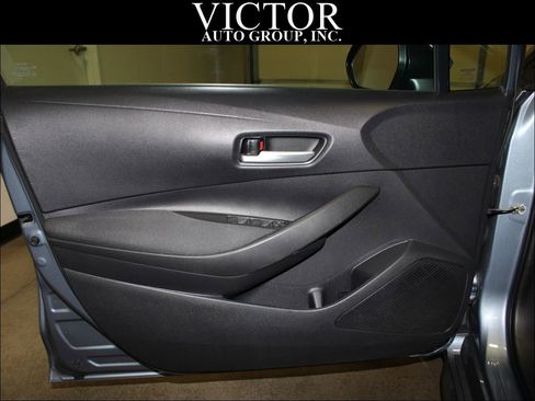 Used 2021 Toyota Corolla LE image 15