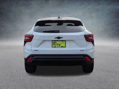 New 2026 Chevrolet Trax RS w/ Sunroof Package image 5