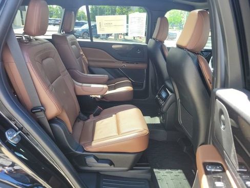 Certified 2023 Lincoln Aviator Reserve w/ Equipment Group 201A AWD/4WD image 9