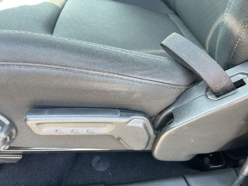 Used 2022 Jeep Wrangler Unlimited Sahara image 12