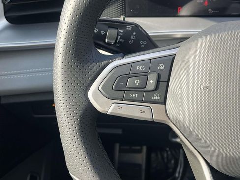New 2026 Volkswagen Tiguan SE R-Line AWD/4WD image 18