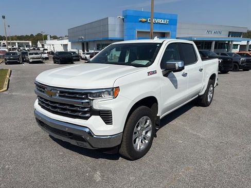 New 2026 Chevrolet Silverado 1500 LTZ w/ LTZ Premium Package AWD/4WD image 3