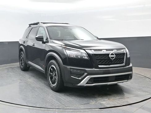 Used 2025 Nissan Pathfinder Rock Creek AWD/4WD image 2