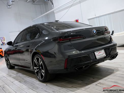 Used 2023 BMW 760i xDrive w/ Executive Package AWD/4WD image 19