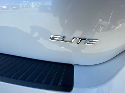 Used 2025 Honda Odyssey Elite image 17