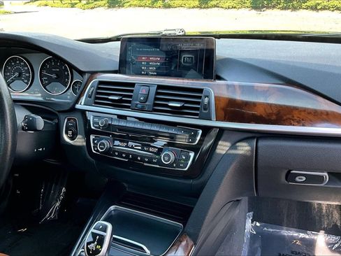Used 2017 BMW 330i xDrive Sedan AWD/4WD image 29