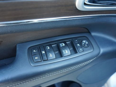 Used 2015 Jeep Grand Cherokee Overland w/ Advanced Technology Group image 23