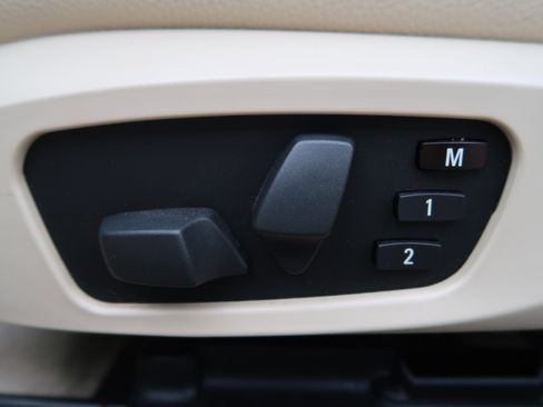 Used 2011 BMW 328i Coupe w/ Premium Pkg image 19