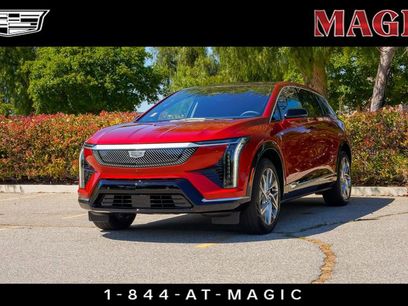 New 2025 Cadillac Optiq Luxury 1