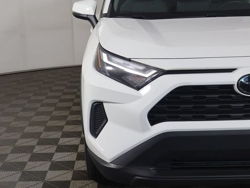 Used 2022 Toyota RAV4 XLE w/ Convenience Package AWD/4WD image 14