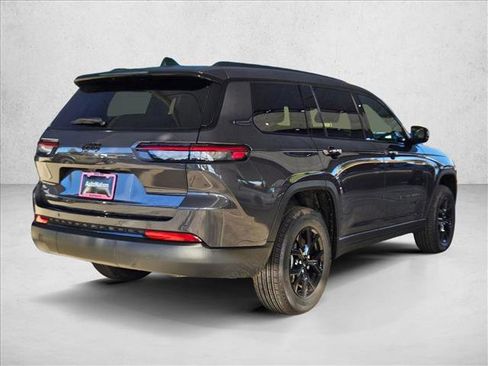 New 2025 Jeep Grand Cherokee L Altitude image 2