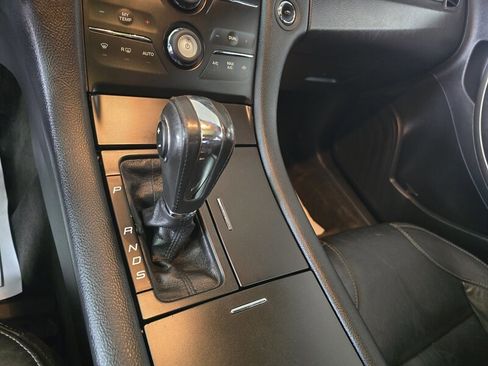 Used 2013 Ford Taurus SEL image 21