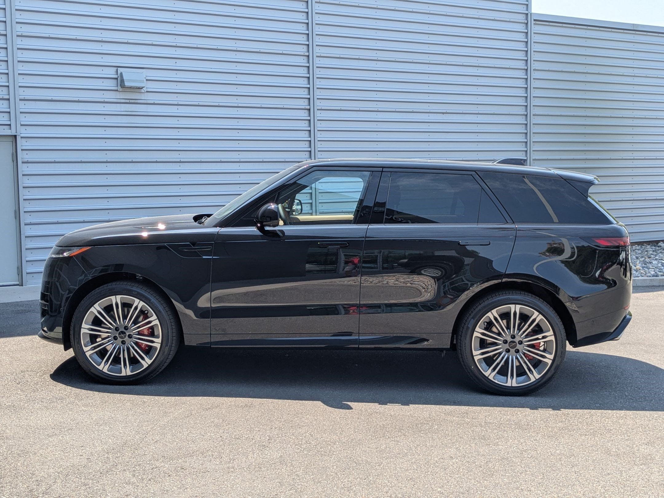 New 2026 Land Rover Range Rover Sport Dynamic SE AWD/4WD image 8