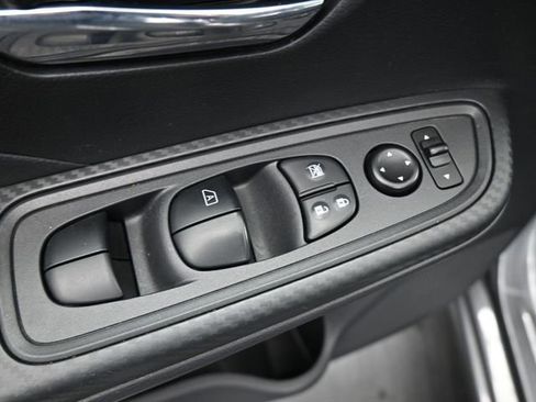 Used 2025 Nissan Versa SV image 13