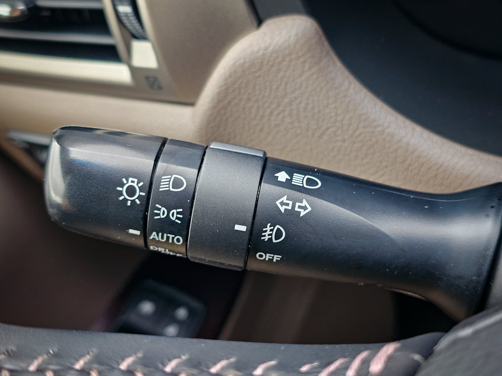 Used 2014 Lexus GX 460 w/ Premium Package AWD/4WD image 21