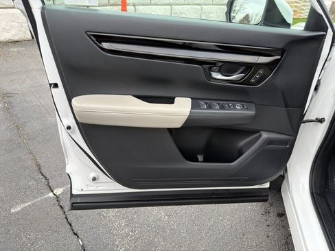 Used 2024 Honda CR-V EX-L image 12