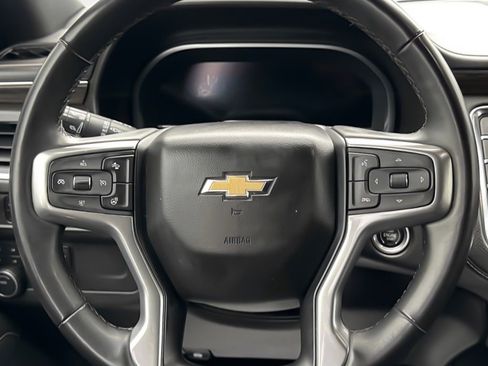 Used 2023 Chevrolet Suburban Premier image 17