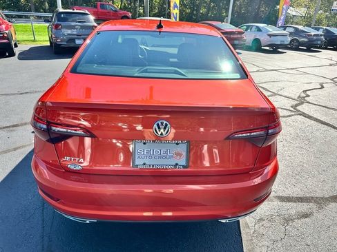 Used 2021 Volkswagen Jetta R-Line w/ R-Line Cold Weather Package image 5