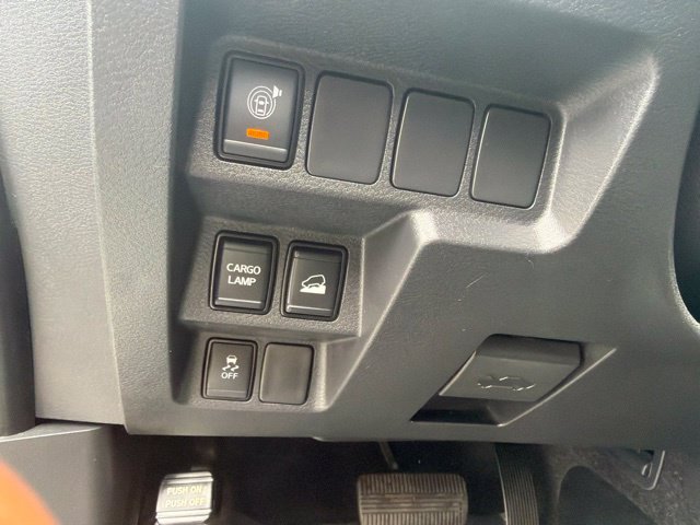 Used 2022 Nissan Frontier SV w/ Technology Package AWD/4WD image 11