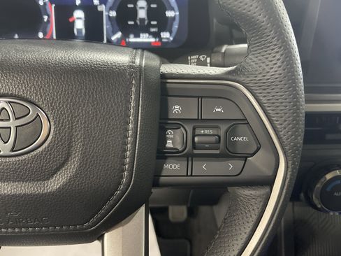 Used 2025 Toyota Tacoma SR image 19