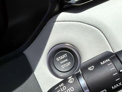 New 2026 Land Rover Range Rover Velar S AWD/4WD image 27