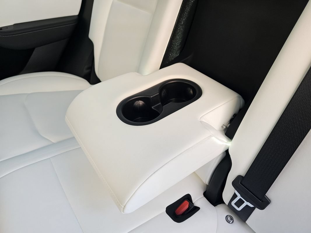 Used 2022 Tesla Model Y Long Range AWD/4WD image 19