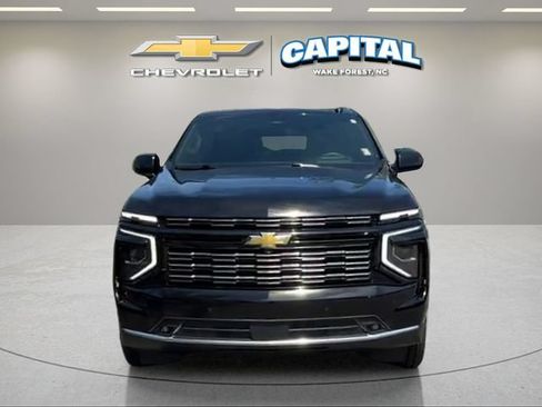 Used 2025 Chevrolet Suburban High Country AWD/4WD image 9