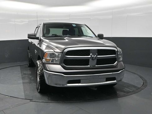 Used 2021 RAM 1500 Classic SLT image 3