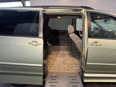 Used 2006 Toyota Sienna LE FWD image 29