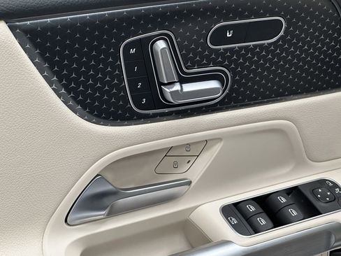 Certified 2024 Mercedes-Benz GLB 250 image 12