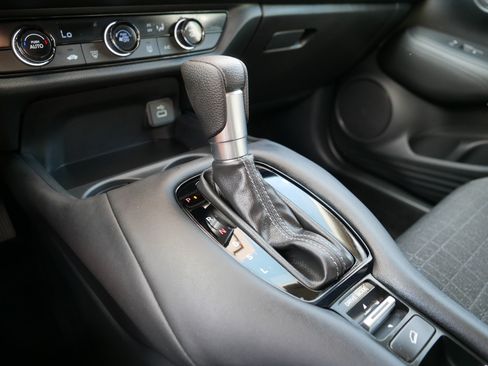Used 2025 Honda HR-V LX image 24