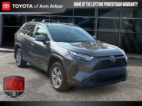 Used 2025 Toyota RAV4 XLE AWD/4WD image 1