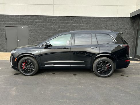 New 2025 Cadillac XT6 Sport w/ Platinum Package image 2