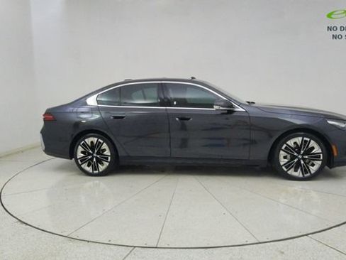 Used 2025 BMW 530i RWD image 66