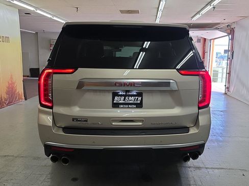 Used 2022 GMC Yukon XL Denali AWD/4WD image 19
