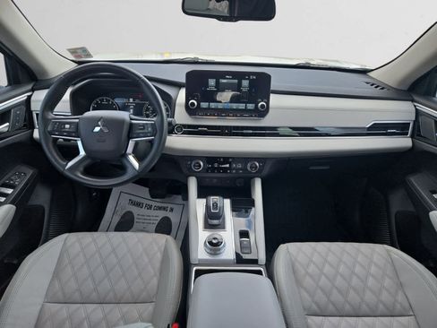 Used 2022 Mitsubishi Outlander SEL image 10