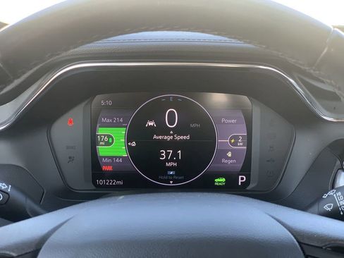 Certified 2022 Chevrolet Bolt EUV LT w/ Comfort Package image 9