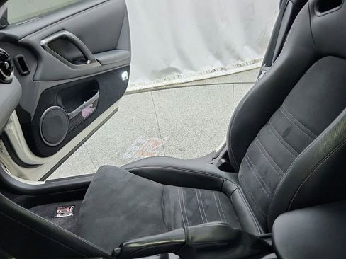 Used 2019 Nissan GT-R AWD/4WD image 20