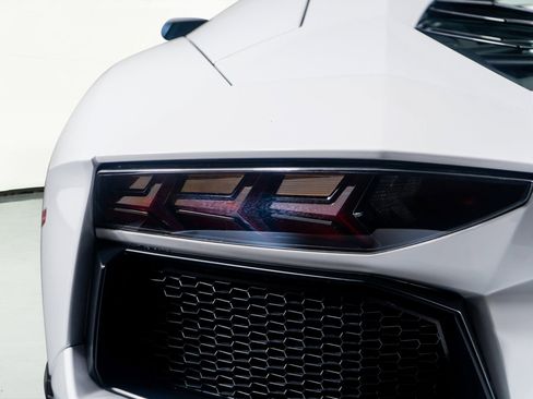 Used 2015 Lamborghini Aventador LP 700-4 image 12