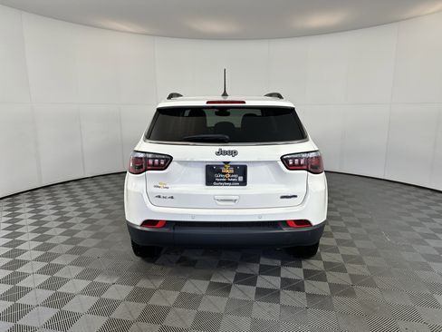 Used 2018 Jeep Compass Latitude w/ Popular Equipment Group image 9