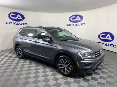 Used 2018 Volkswagen Tiguan SE w/ Panoramic Sunroof Package