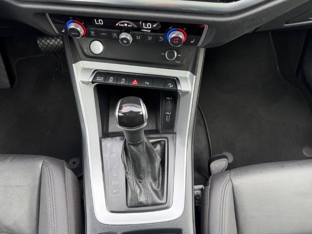 Used 2020 Audi Q3 2.0T Premium w/ Convenience Package AWD/4WD image 19